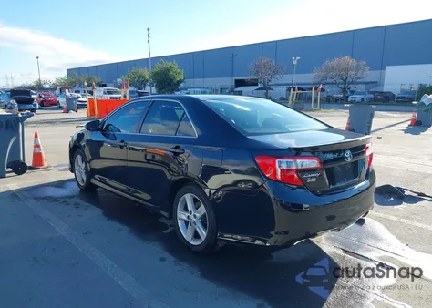 2013 Toyota Camry Se z USA, uszkodzony, nr VIN 4T1BF1FK4DU249093